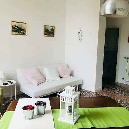 In Storica, Contesto Strepitoso