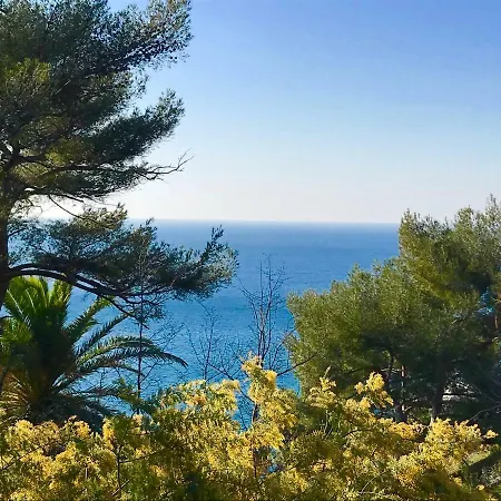 In Storica, Contesto Strepitoso * Varazze